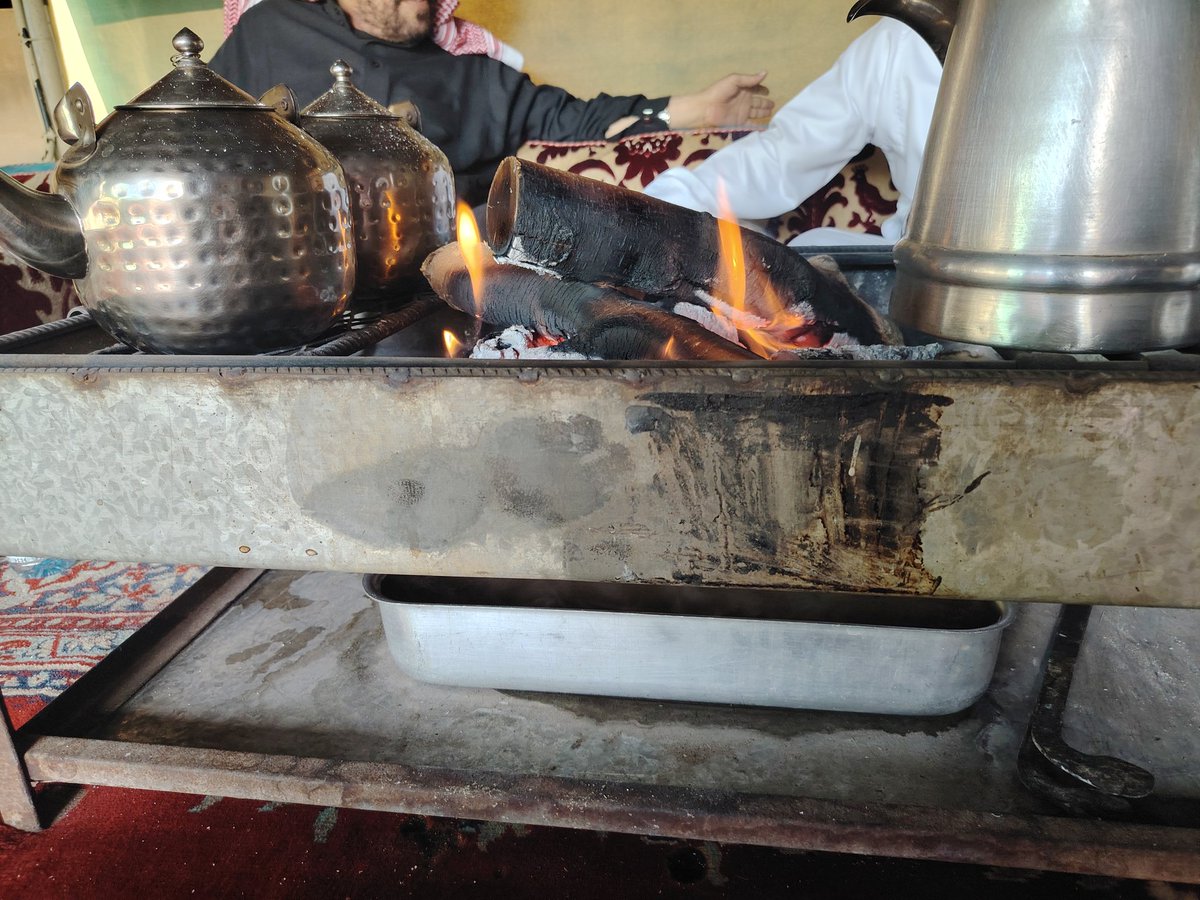 حب الريال وجمعت الناس صعبة
مايجمع الناس الا الرجاجيل

في ديوانية أبناء #محمدالسكيت رحمه الله  جلسة صباحية
#صباح_الخير
#النفسيه_محتاجه_قهوة𓅄
#الفتح_النصر
#بريدة
#ديوانية_السكتية... البصر