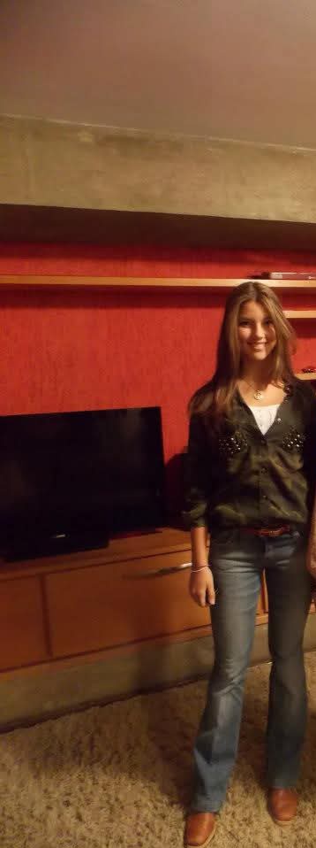 honeyzveloso's tweet image. a #alanisguillen igual uma barbie, vei. sempre linda!!