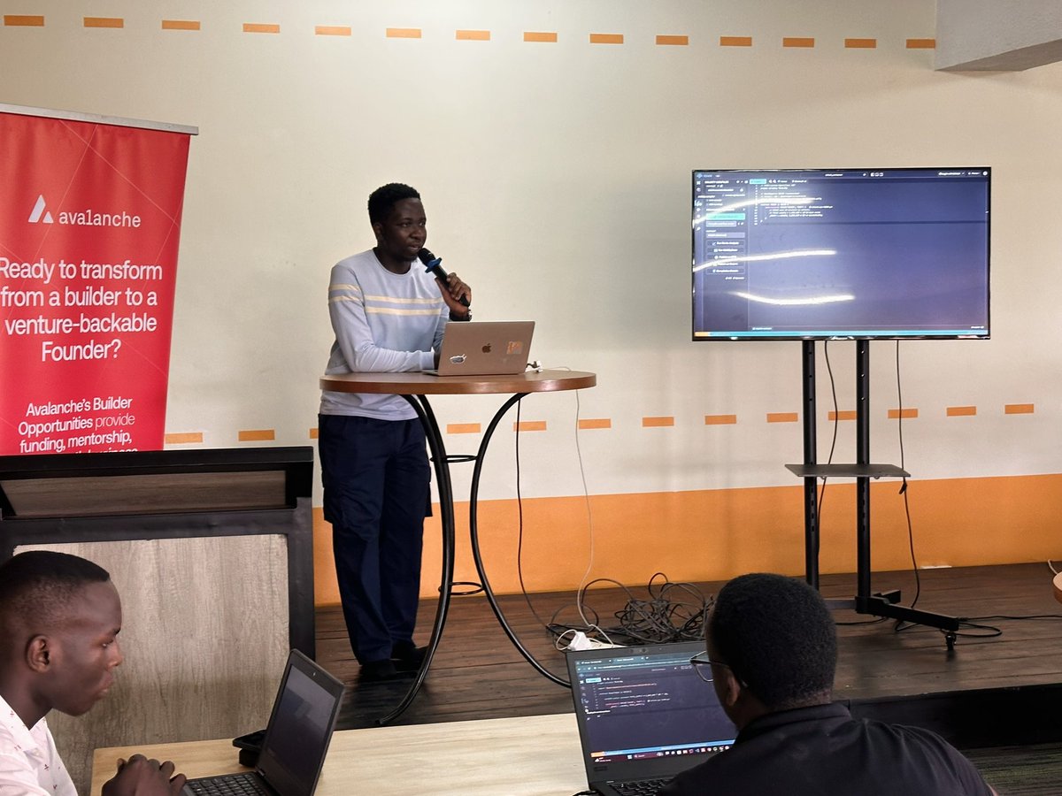 StudentOnchain's tweet photo. Highlights from the Build Games onboarding event in Uganda 🇺🇬 
Avalanche’s 6-week, $1M global builder competition, join Build games Apply here https://t.co/kiRWePINJS 
@AvaxAfrica https://t.co/NGWUqMaGFh