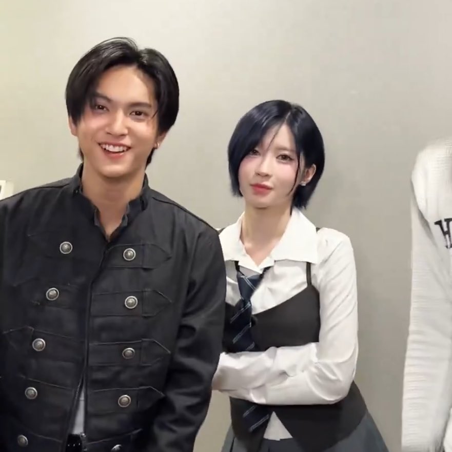 decem2er's tweet image. อยู่กับน้อง                                  อยู่กับเมน