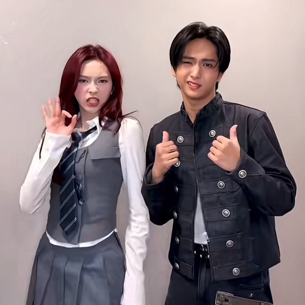 decem2er's tweet image. อยู่กับน้อง                                  อยู่กับเมน