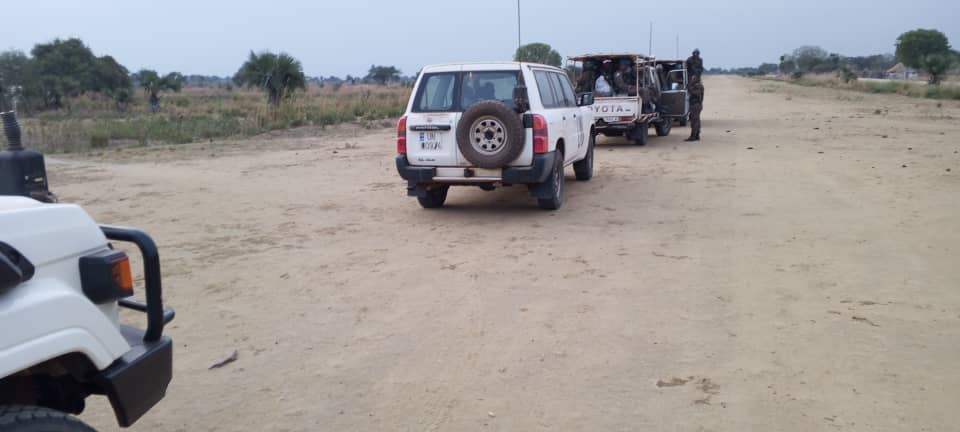 unmissmedia's tweet photo. Amidst military confrontations in Jonglei, #SouthSudan 🇸🇸, #UNMISS peacekeepers made the 186km journey to Duk Padiet, one of the worst affected areas, to assess the security situation and engage with communities caught up in the conflict.
Read more here: https://t.co/UPPgaozKNK
#A4P #InvestInPeace