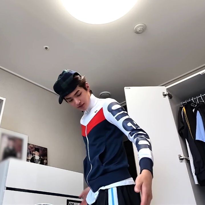 hoonbbei's tweet image. Kata keonho wkt kecil dia jarang nonton tv karena fokus latihan renang, dan kerja keras ny terbayar  sering juara di perlombaan 🥹