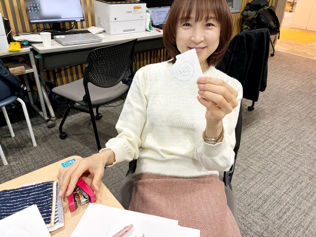 辛坊治郎ズーム 本日も3時半から生放送！ 増山さやかさんがホチキスで