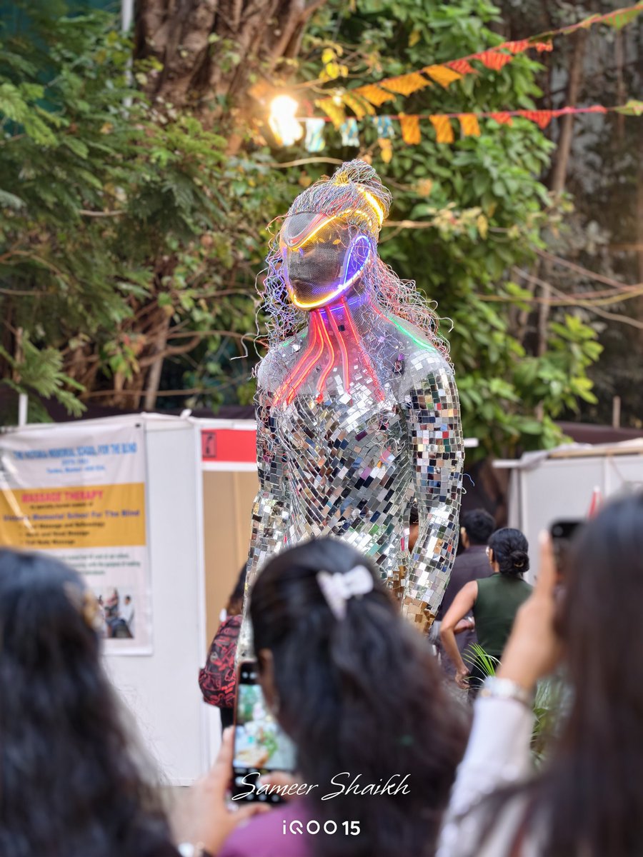 imsameershaikh_'s tweet image. Kala Ghoda Art Festival done right ✨
Art, streets, cameras, and a solid community energy. @IqooInd
Big thanks to everyone who was part of it 🤍
#KalaGhoda #Creators #iqoocommunity #kgaf 

To know the full story check out the community thread link below:
community.iqoo.com/in/thread/1376…