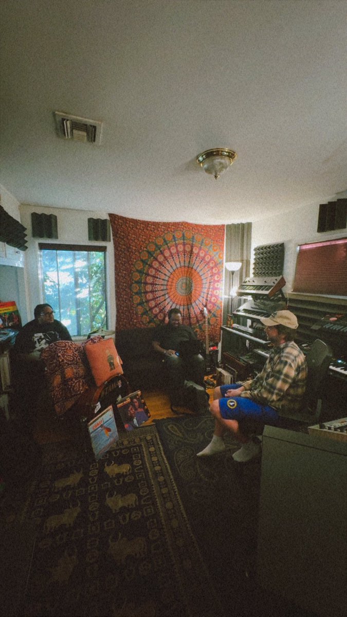 thaliano tweet media