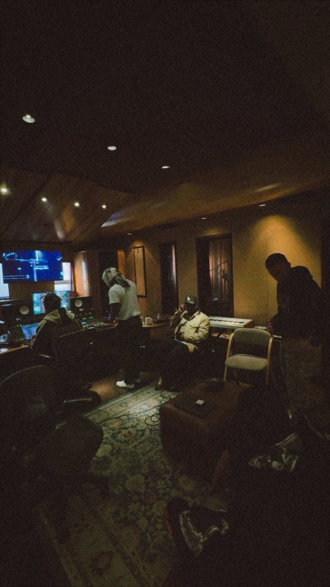 thaliano tweet media