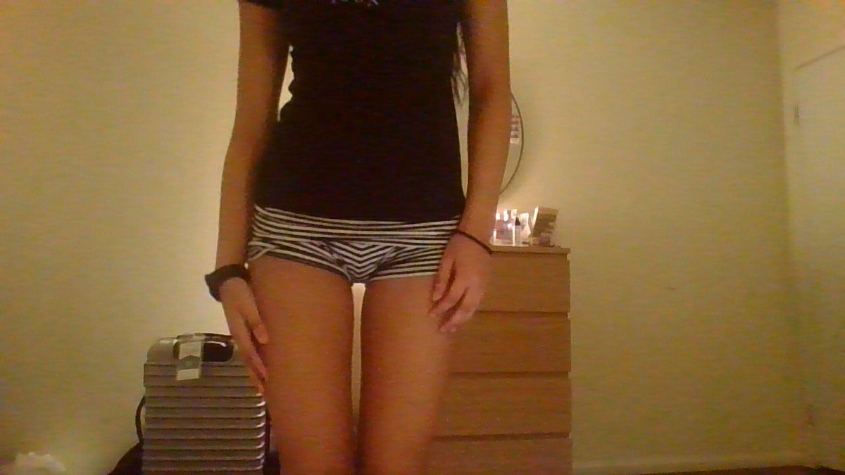 aespeics's tweet photo. smallest thigh gap in all of history but i refuse to shut up abt it im ctfu https://t.co/zv8hD9g0DJ