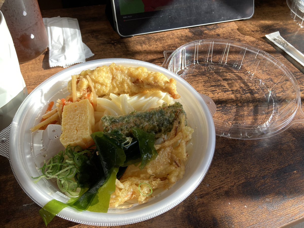 arusu's tweet image. うどーなつ増量キャンペーンに便乗して初うどーなつ
濃厚ダブルチョコめちゃうまい！🍫ココア欲満たされた〜