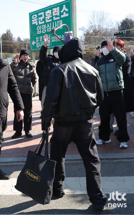 이거 너무 학부모들 같이 나왔어 웄김