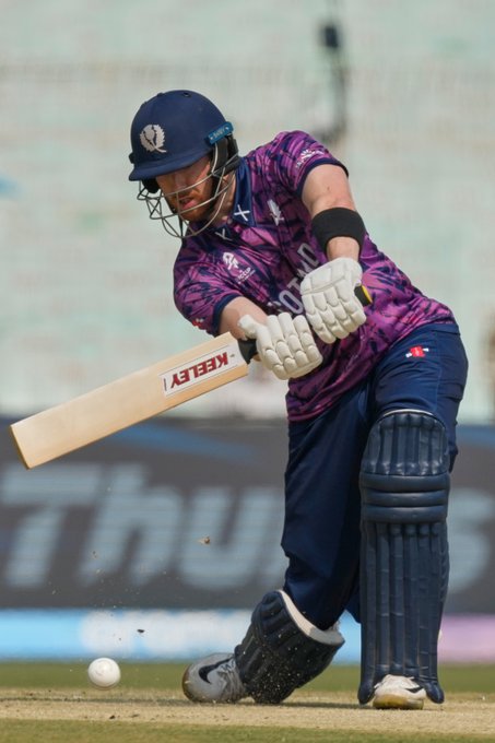100 up for Scotland without any losing any wicket, Munsey & Jones going strong