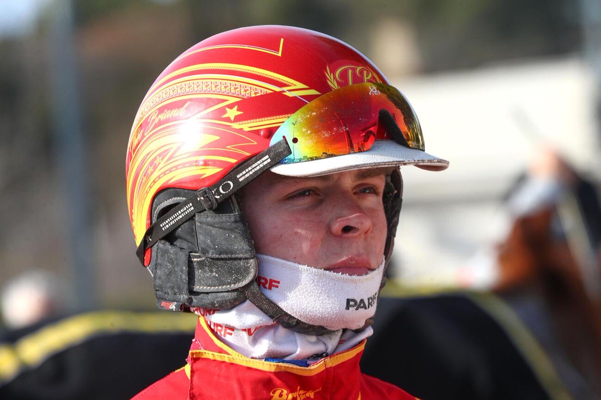 📍 Direction Agen ce lundi avec 4 partants !

👀 Kaporal Carisaie (504) vient de bien gagner et découvre un bel engagement. Avec le numéro 4 derrière la voiture, c’est une bonne chance.