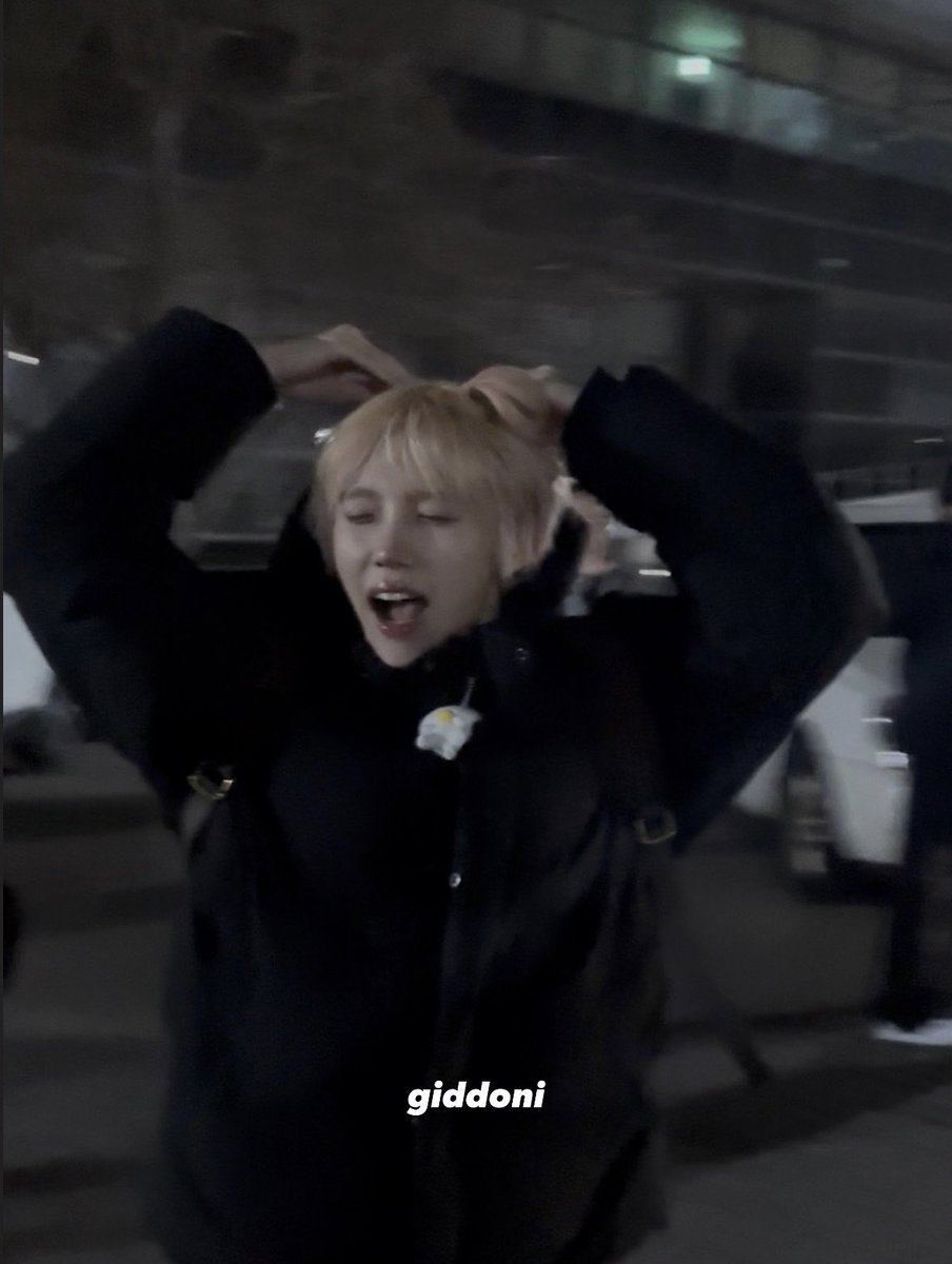 lovejonjals's tweet image. 안성민씨 그런 표정으로 하트하고 사과머리하고잇는거 진짜…..🩷

#성민 #크래비티 #cravity