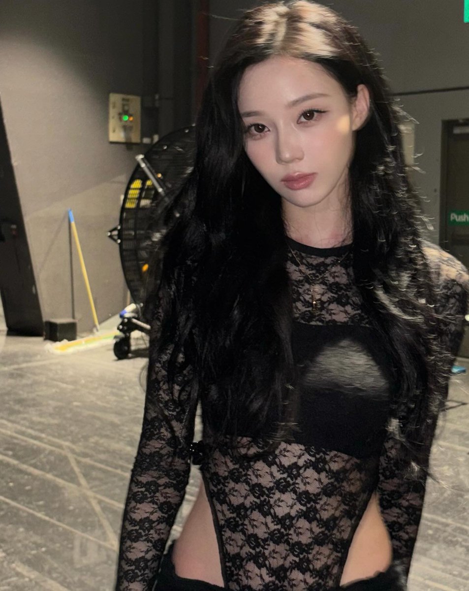 taengsome's tweet image. JIMIN U LUCKY BASTARD