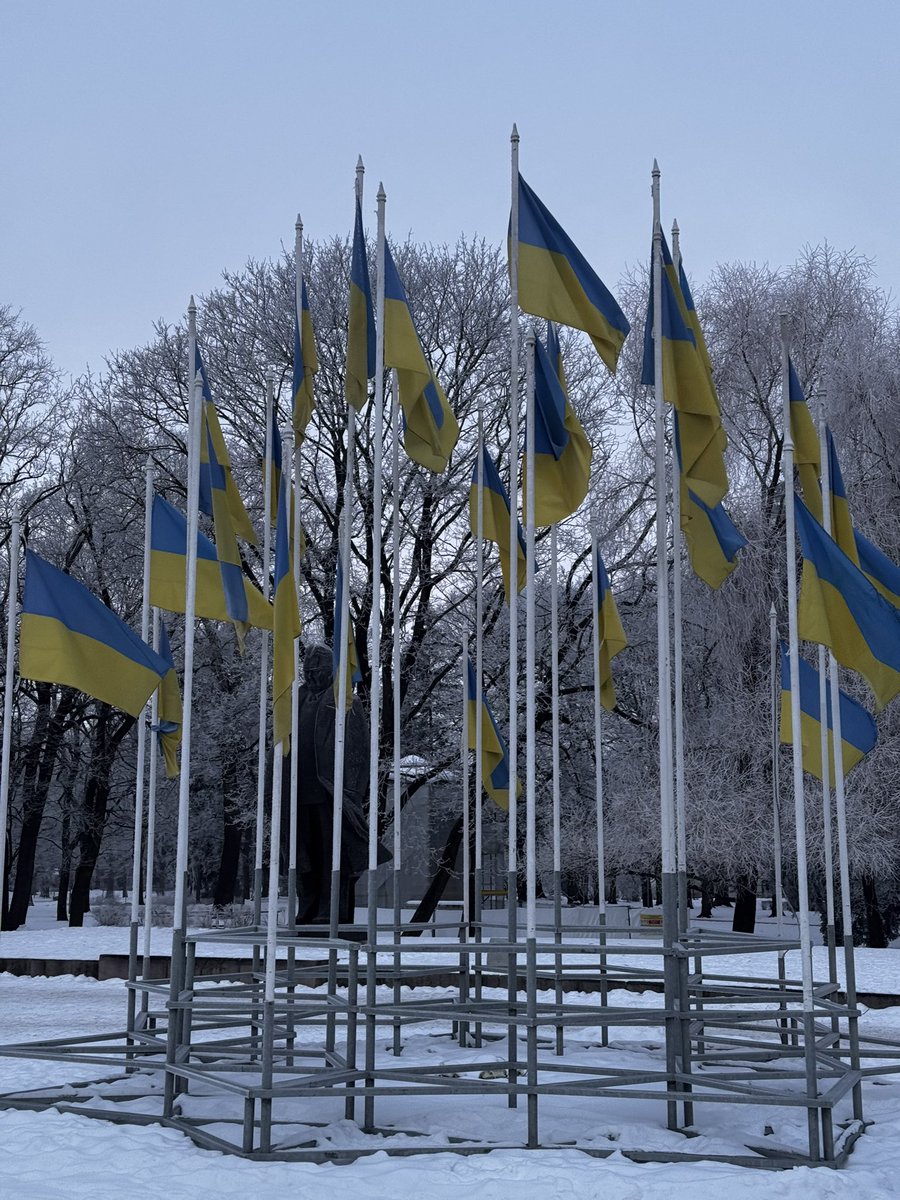 Pie Kongresu nama atklāts Ukrainas Nesalaužamības punkts, kur visas dienas garumā silti dzērieni un ēdieni, lai atbalstītu Ukrainu @ziedot_lv . 

Paldies @zemessardze_LV ! #StandWithUkraine 🇺🇦🇱🇻 https://t.co/DcBnuboDtU