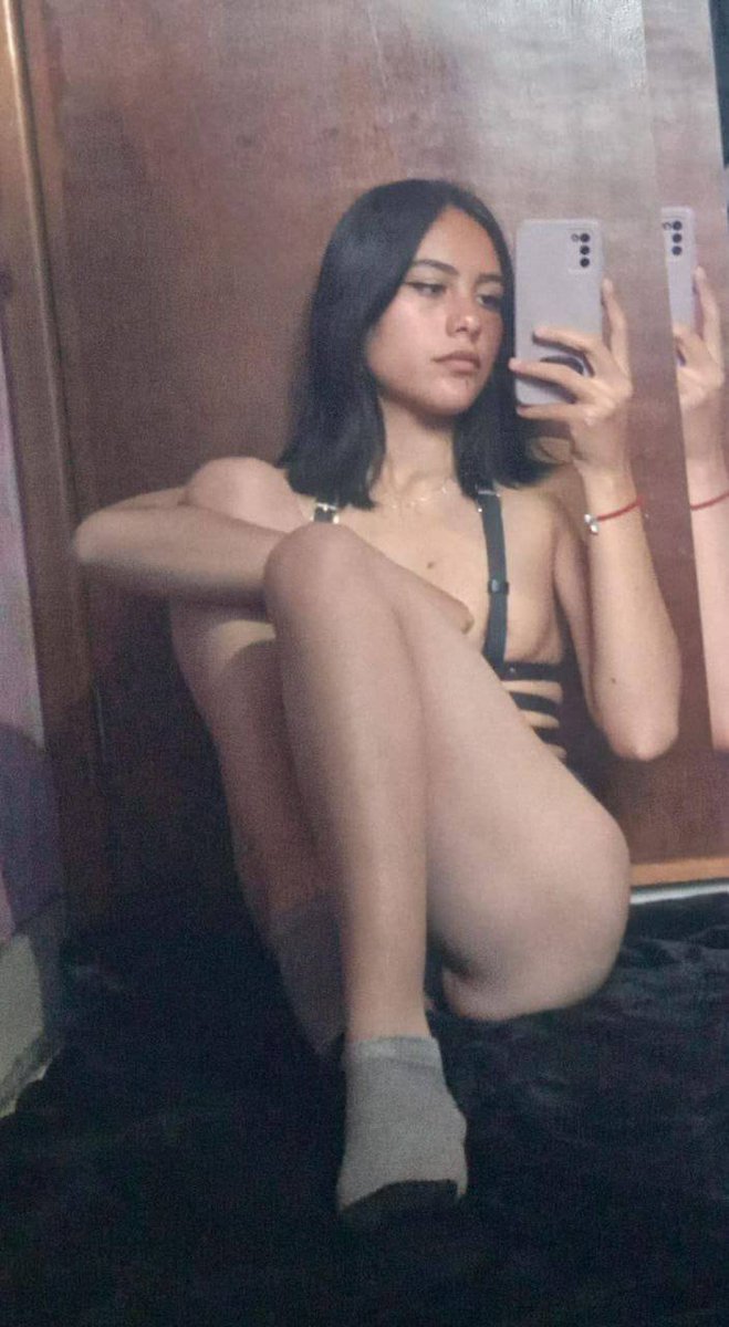 MJTomoe's tweet photo. Muchos me piden fotos... ahora muestrenme que hacen ya que las tienen...

#nsfwtwt #horny #nude #goon https://t.co/aWRD7n4M3Z