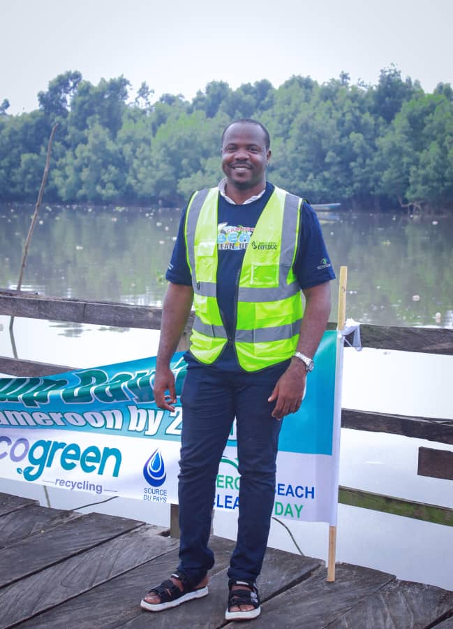 Difeduc's tweet photo. ✨ DIFEDUC s'engage pour l'environnement ! Notre membre a participé à la Cameroon Beach Clean UP Day 🎯🌎

#CameroonBeachCleanUpDay  #ProtectionEnvironnement #EconomieCirculaire #ActionsConcrètes #CivilSociety #DéveloppementDurable #NosOcéansMéritent #JeunesseEngagée #Cameroun https://t.co/quzgJHvZxg