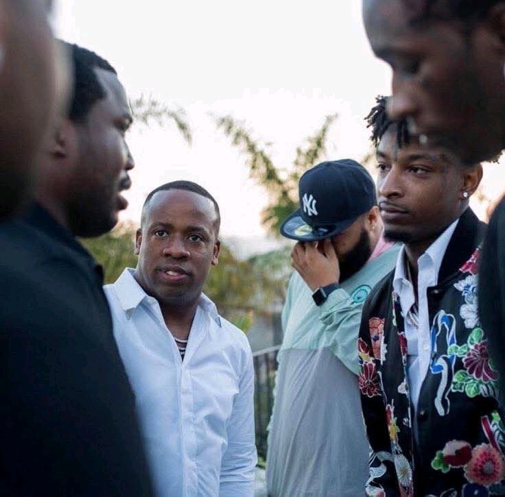 Stefon Diggs explaining to em folks how he brought his baby mamas and still lost the Super Bowl 😭