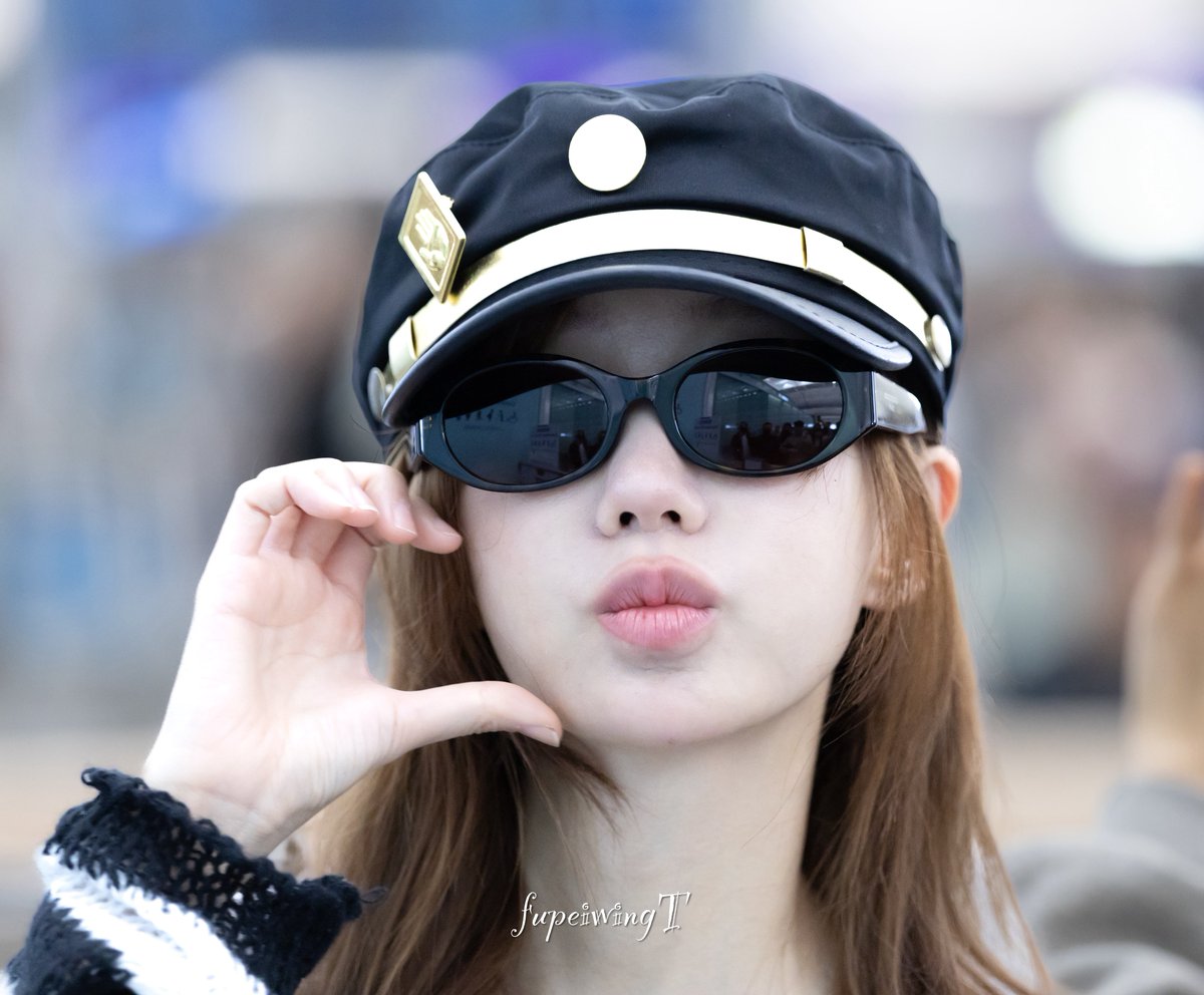 fupeiwingT tweet media