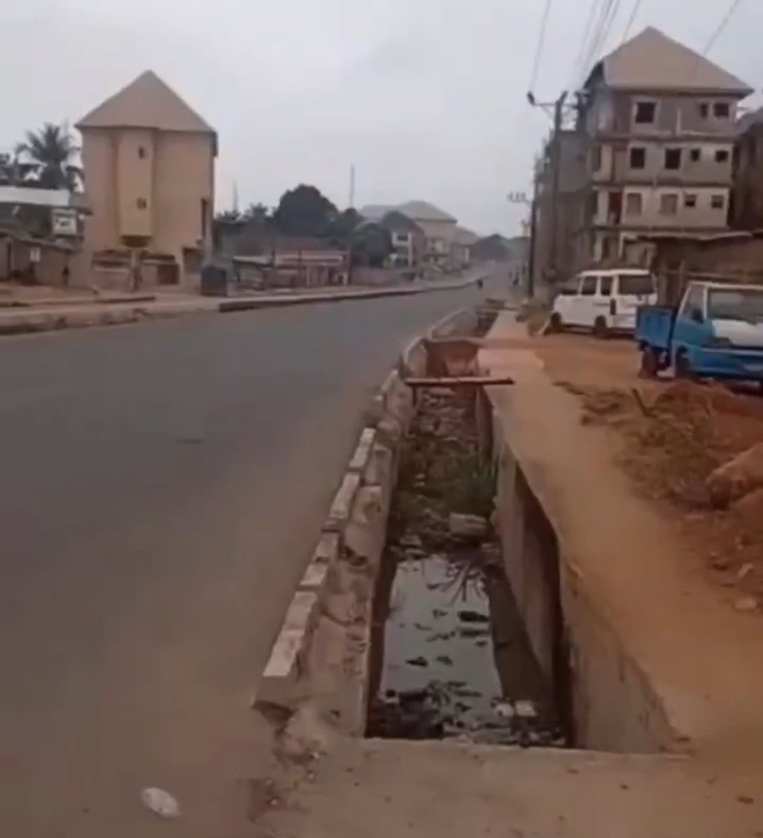 GREATBIAFRAVIP's tweet image. Breaking news, attention attention attention we indigenous people of Biafra said. Monday sit at home continue until our 
Reader @MaziNnamdiKanu &amp;amp; @simon_ekpa is  Release and Biafra freedom, our decision very simple.