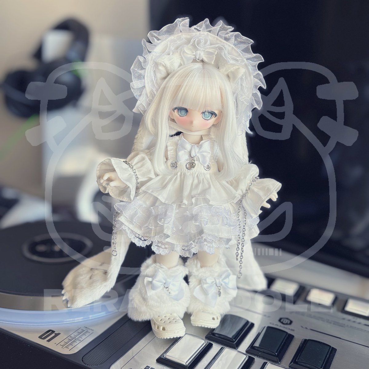 209-6【1/6】
しろねこうさぎメイド

ボンネットにむぎゅされた猫耳ｶﾜｲｲ🤍