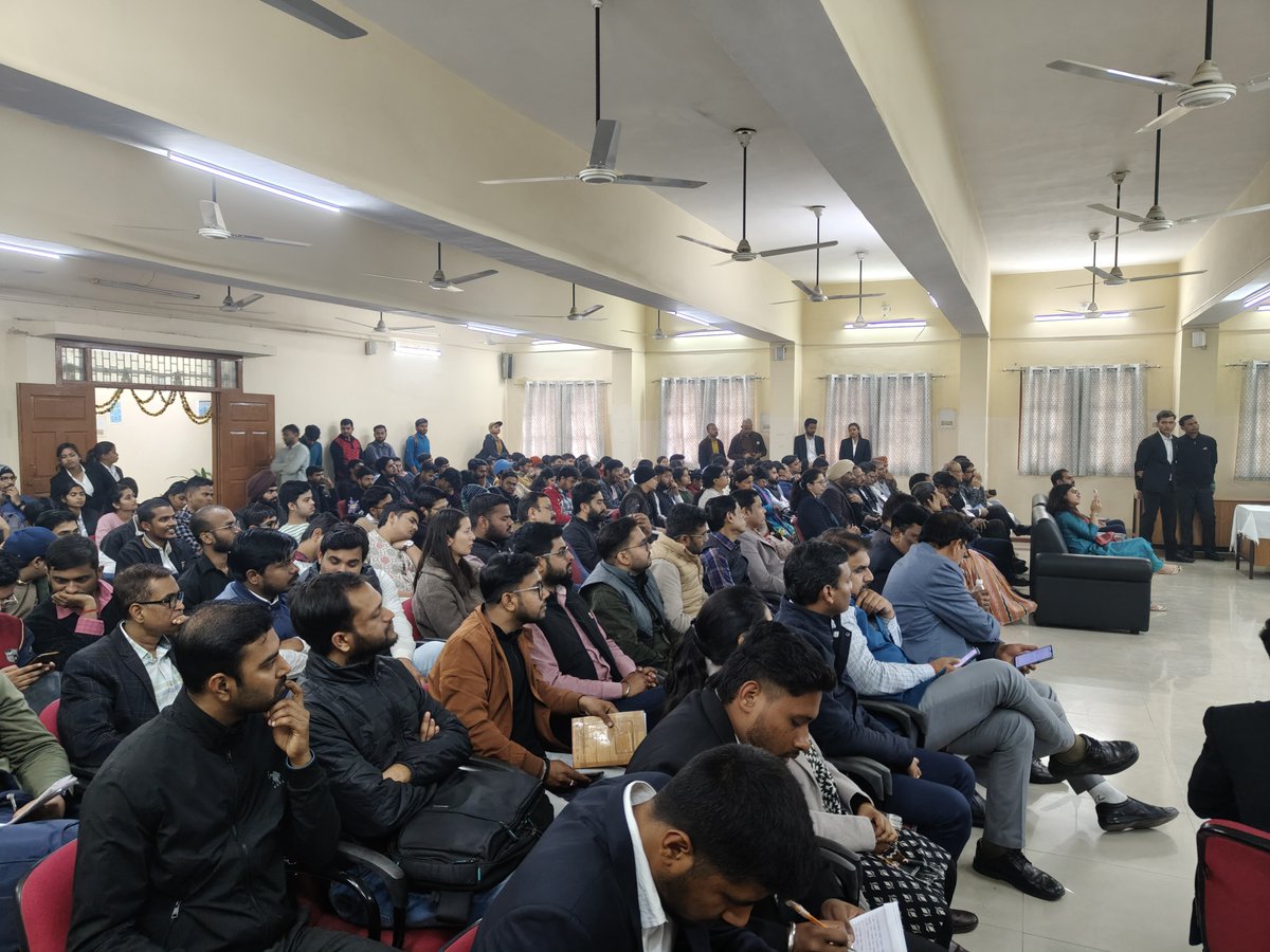 UpendraBaghel_'s tweet photo. On 6 Feb 2026, delivered a special lecture @LawFaculty @BHU on insights of #InternationalCriminal #Investigations #Prosecutions & relevance to domestic crimes. It followed after an eloquent lecture by @JusticeDiwakar on ViksitBharat & Collaborative Governance: Role of Judiciary. https://t.co/0PFdzlkmxZ