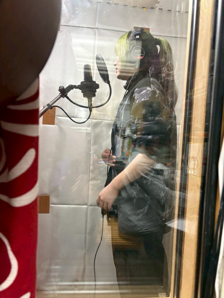 昨日の大雪❄️みなさん大丈夫でしたか？
私たちはレコーディングでした🎶
寒かったけど、がんばりました💪✨

完成お楽しみに☺️