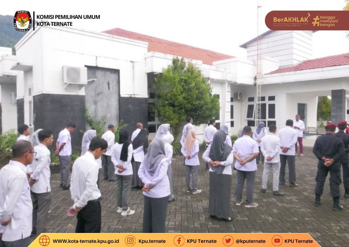 kputernate's tweet photo. #TemanPemilih, KPU Kota ternate melaksanakan Apel pagi yang berlangsung di halaman kantor KPU Kota Ternate, bertindak sebagai pembina Apel kali ini Ketua KPU Kota Ternate, M. Zen A. Karim.

Hadir dalam Apel, Kepala Sub. Bagian dan Staf Sekretariat.

#KPUMelayani https://t.co/vf7HD53RRH