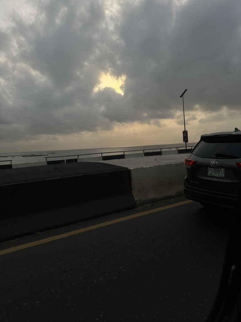 Good morning everyone, happy new week..

No shots for now, I’m having trouble sleeping and kinda burnt out. 

But I’ll keep pushing, how are you this morning?