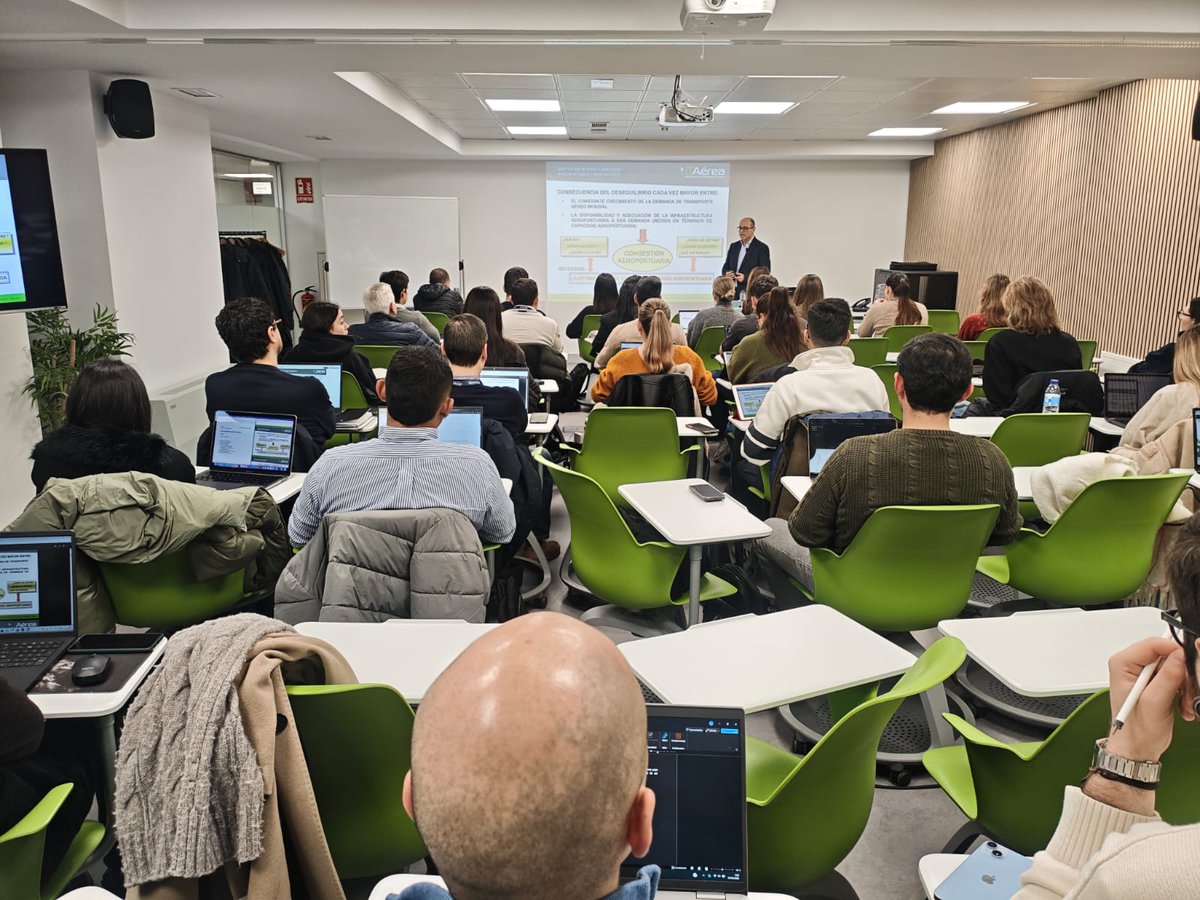 El pasado fin de semana contamos con la presencia de:  

- D. Jose Antonio Hernández, Head of Data Management en AENA. 

- D. Raúl Gómez, Commercial Marketing &amp; Digital Business Director en AENA.

- D. Ignacio Monasterio, Director División Coordinación Slots Aeroportuarios.