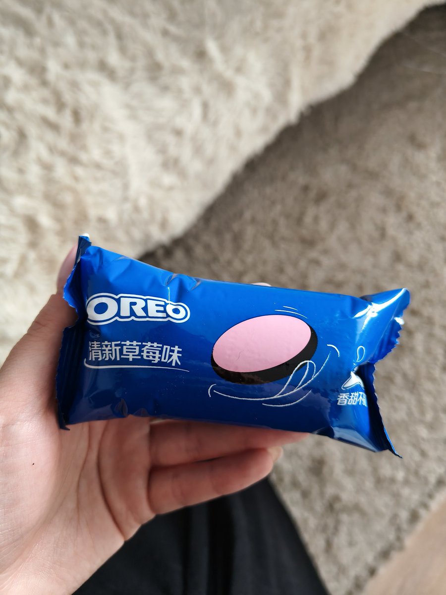 у меня новый гиперфикс. В этот раз на клубничном орео.
