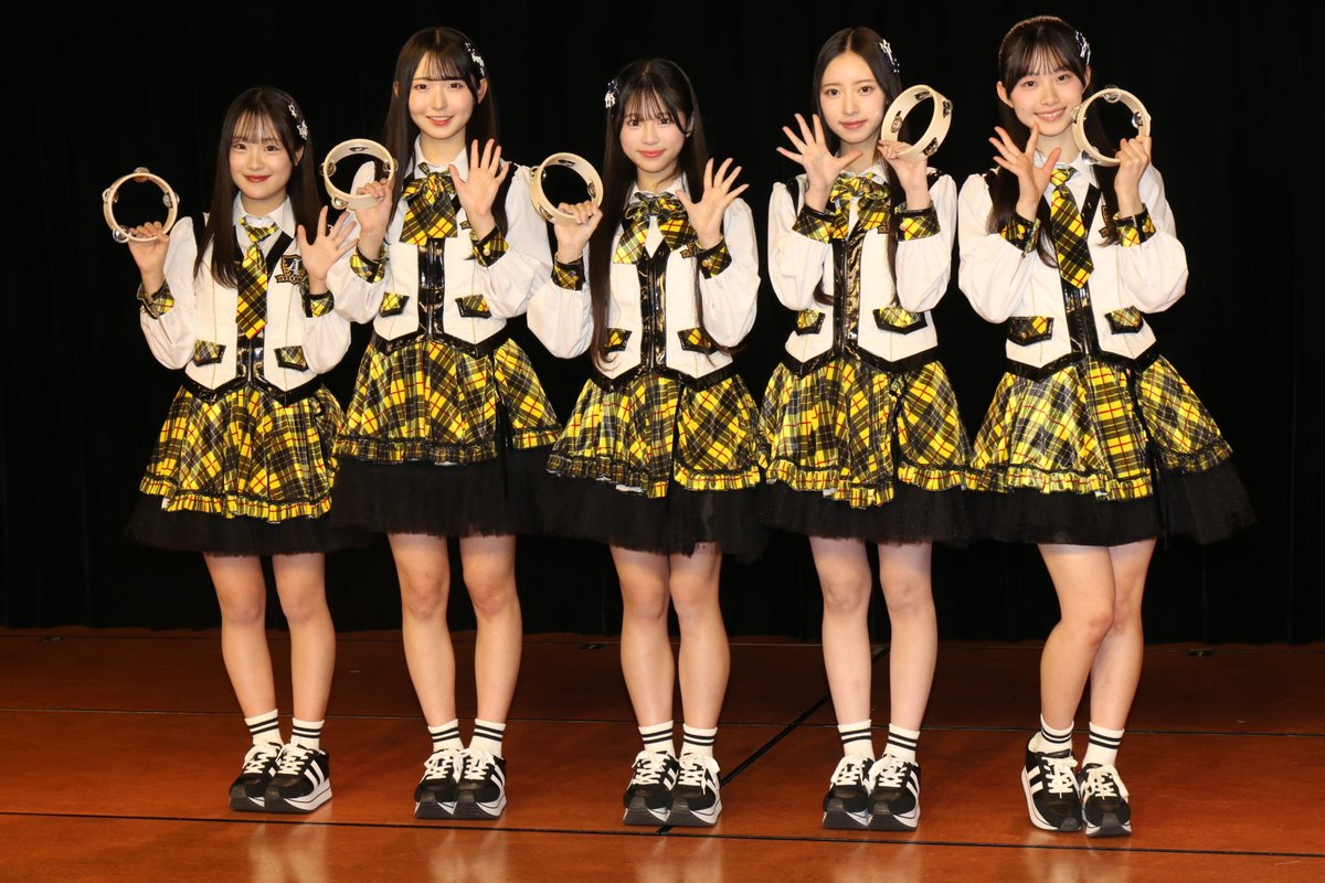 LiveenGN's tweet image. AKB48 21期研究生「手をつなぎながら」公演でデビュー！ lvtimes.net/music/75429/ 
#AKB48劇場公演 #手をつなぎながら #21期研究生 
#髙橋舞桜 #田中沙友利 #牧戸愛茉 #森川優 #渡邉葵心 
#奥本カイリ #大賀彩姫 #近藤沙樹