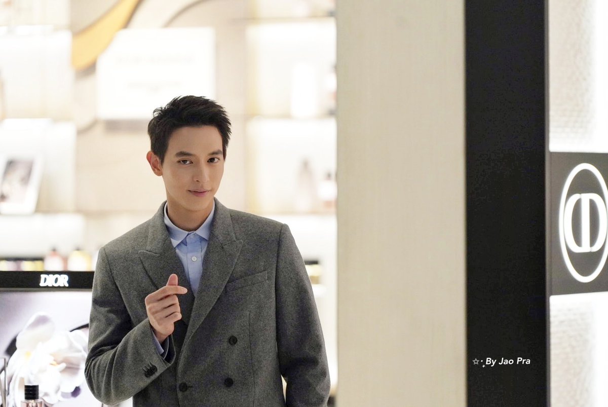 <a href="/Jirayu_jj/">JAMES JIRAYU</a> 

งานเปิดตัว Dior Beauty Boutique ที่ ICONSIAM

#Iconsiam
#DiorBeauty #jirayu_jj  #jamesjigallery #เจมส์จิ