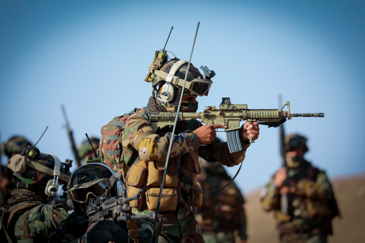 د اسلامي ملي اردو زړورو او ویاړمنو اتلانو ستاسو په اتلوالیو یوازې افغان ملت نه، بلکې ټول مسلمه امت ویاړي.

#ملی_اسلامی_اردو