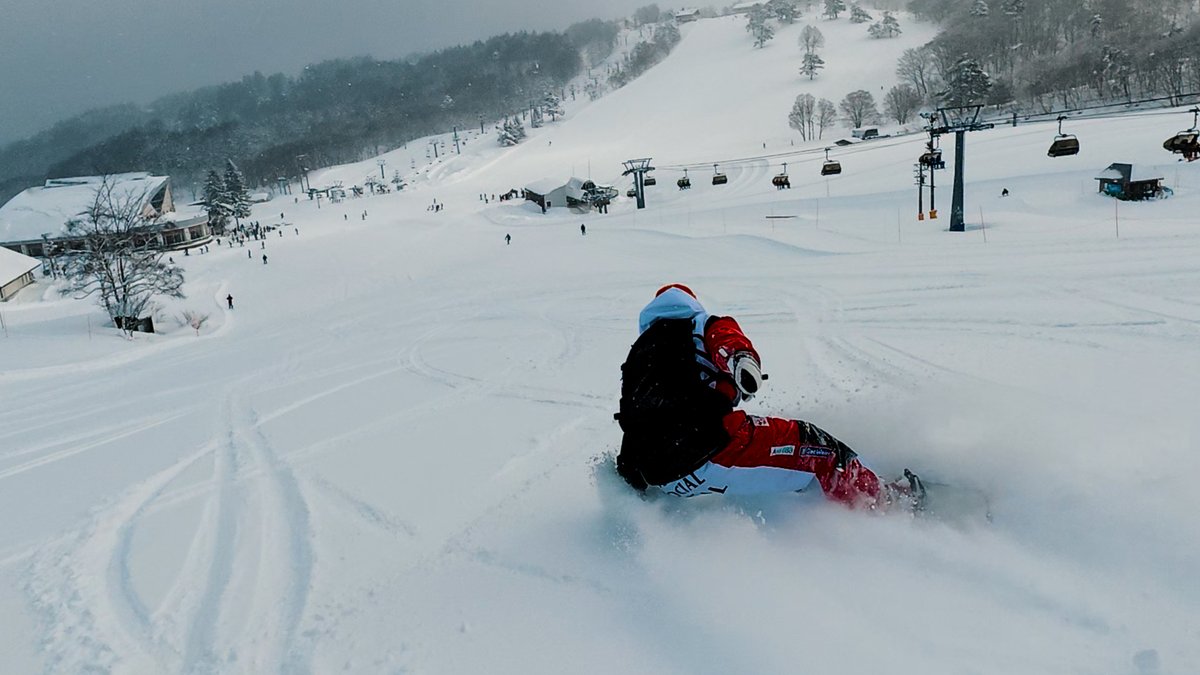 ボード横幅1枚分掘れた カービング楽すぎて硬いバーンで難しい板で