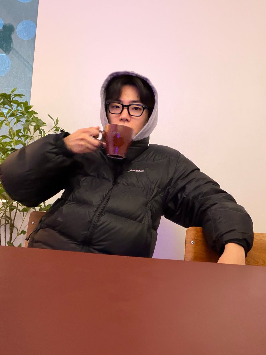 ssall_23's tweet image. 입사1일차.                               입사9년차

오늘은 첫출근💦
열심히 해야짓                            (호록)제가 해요?