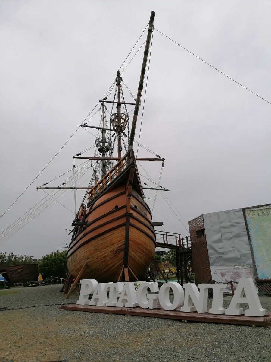 skymanuelima's tweet photo. O Museu Nau Victória, localizado 7,5 km ao norte de Punta Arenas, exibe uma réplica em tamanho real do primeiro navio a circunavegar o mundo: o Nau Victoria de Fernão de Magalhães. #Museu #Nau_Victória #Punta_Arenas #Chile #Fernão_de_Magalhães #travelphotography #viagens https://t.co/6gnQFVA1oL
