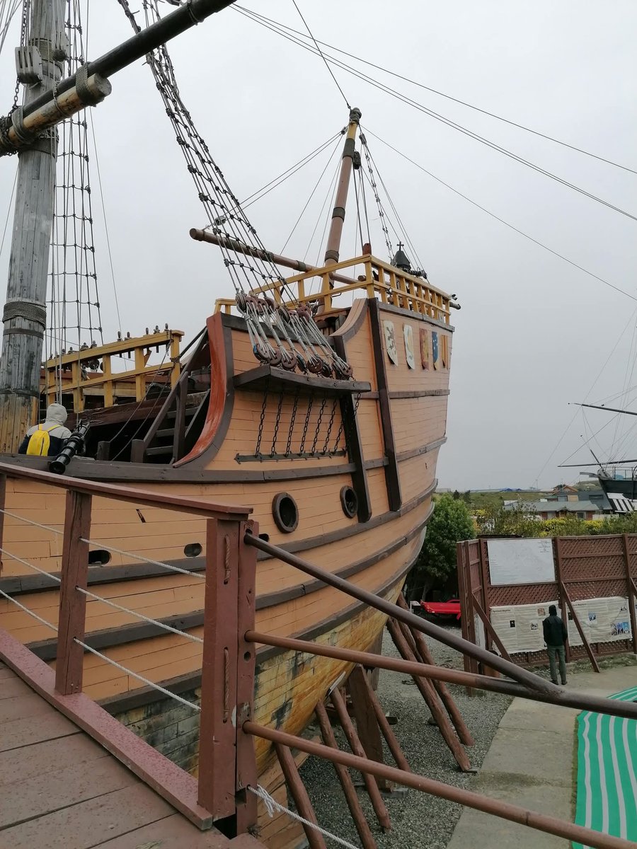 skymanuelima's tweet photo. O Museu Nau Victória, localizado 7,5 km ao norte de Punta Arenas, exibe uma réplica em tamanho real do primeiro navio a circunavegar o mundo: o Nau Victoria de Fernão de Magalhães. #Museu #Nau_Victória #Punta_Arenas #Chile #Fernão_de_Magalhães #travelphotography #viagens https://t.co/6gnQFVA1oL