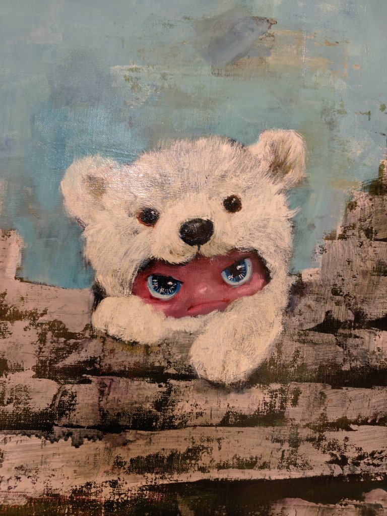 近くに避難口ライトがあって、黒光りしているのが気になっていたので、シロクマにしました。
途中、黒猫なわたしがシロクマかぶってるみたいになってる。
#大丸梅田