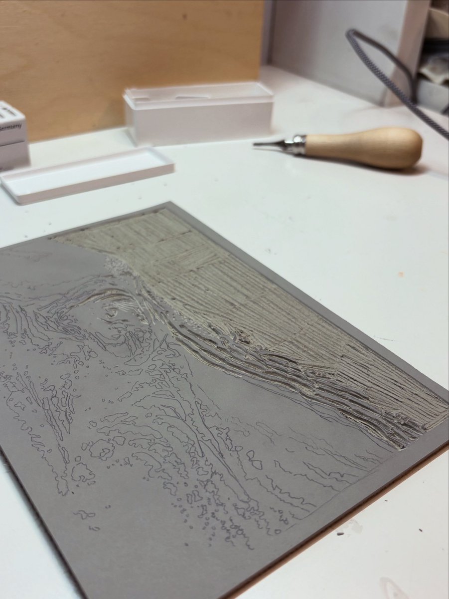 MeganArtUK's tweet photo. Started a new Lino cut over the weekend - can you see what this one is going to be? This will be heading off to @realafrica at the end of the month - if I can get it finished in time!
.
.
.
.
.
#linoprint #charityfundraising #postcardauction https://t.co/JwmyRQW0O4