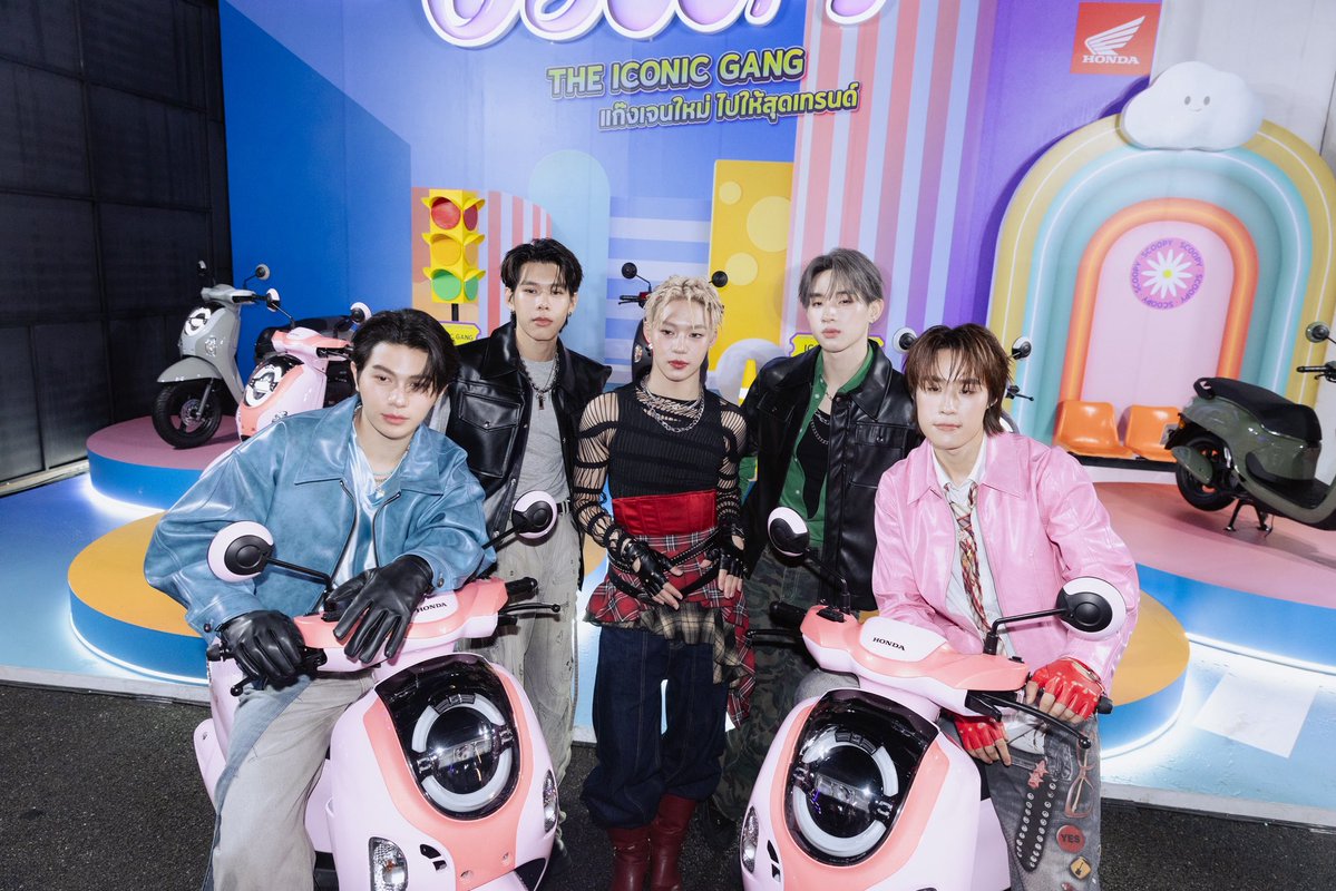 LYKNofficial's tweet image. สนุกกันมั้ยครับบ! Honda Megafesto 2026 🔥🙌
ขอบคุณทาง Honda ที่ชวนพวกเราไลแคนมาขึ้นเวทีและมอบความสนุกให้กับแฟนๆทุกคนในงานนี้นะครับ ❤️‍🔥 และขอบคุณที่ให้โอกาสพวกเราได้เป็น Presenter ของ New Honda SCOOPY ด้วยค้าบ พวกเราไปลองขี่กันมาแล้วยกแก๊ง ตอบโจทย์ไลฟ์สไตล์แบบเจนเรามากๆ…