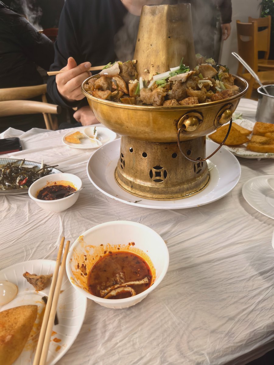 Road1065's tweet photo. 成为中国人=会吃
 #BecomingChinese https://t.co/jEZ8TF90SA