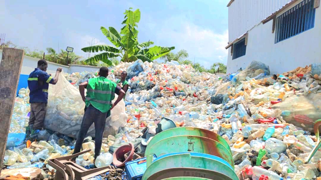 From scattered streets to sorted hubs, our collection team bridges the gap.
Community waste can be recycled into valuable materials. That’s the power of a circular economy in motion. 
#BottleToBetter #BleagLeeCleanup #RecyclingMatters #PlasticRecovery