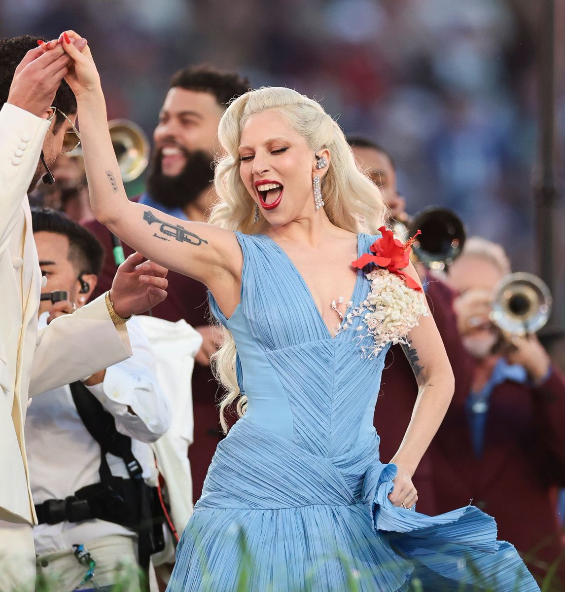 bakairr's tweet image. JOANNE // JUANITA