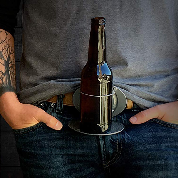 UnicunShop's tweet photo. Hands full? π» No problem! Our Belt Buckle Beer Holder keeps your drink secure while you conquer life (or ping pong). π Free up those hands & grab yours now! π #beerlife #handsfree #gadgets #unicun https://t.co/3duT8vrQbF https://t.co/hm8OhJkifX