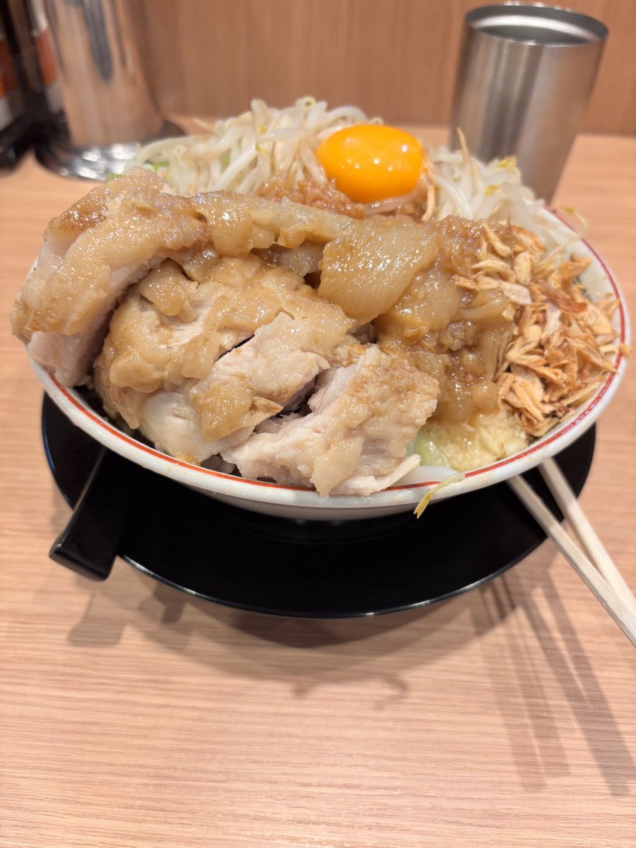 やっと15連勤ラストの夜勤
走り抜けたねー
連勤終わったら
ラーメンとか
チャーシューエッグ定食とか
チャーシューエッグ定食とか
ラーメン食べに行くんだー🚀🚀