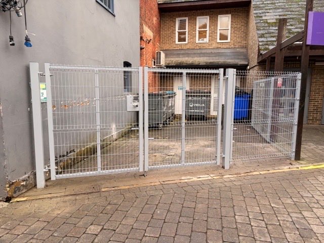 I Wallond fencing tweet media