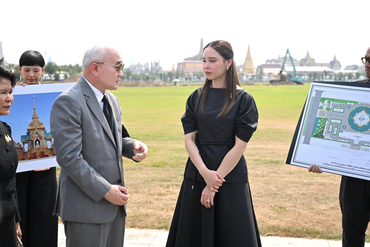 รัฐมนตรีว่าการกระทรวงวัฒนธรรม ลงพื้นที่ตรวจความพร้อมการก่อสร้างพระเมรุมาศและสิ่งปลูกสร้างประกอบ เนื่องในพระราชพิธีถวายพระเพลิงพระบรมศพ สมเด็จพระนางเจ้าสิริกิติ์ พระบรมราชินีนาถ พระบรมราชชนนีพันปีหลวง ณ สนามหลวง