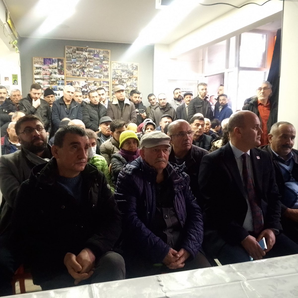 Uzun bir süredir hazırlığını yaptığımız *RANT İÇİN DEĞİL HALK İÇİN İMAR VE BORÇSUZ YERİNDE DÖNÜŞÜM İSTİYORUZ* isimli kampanyamızın ilk adımı olan basın toplantımızı bugün kitlesel bir şekilde gerçekleştirdik.

Yaklaşık 4 yıldır sürdürdüğümüz  barınma hakkı mücadelemiz  sayesinde