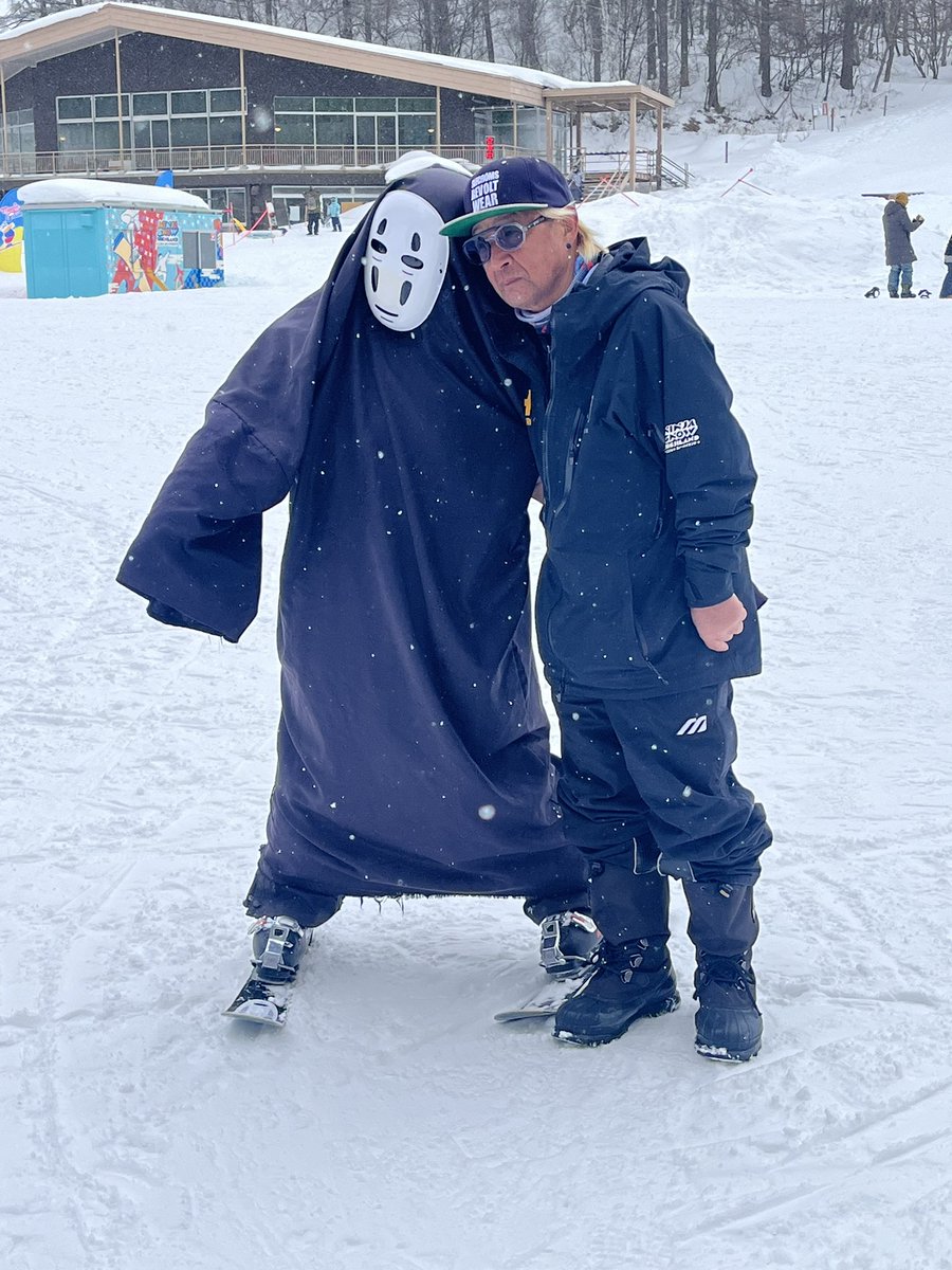 NinjaSnowLand's tweet photo. いやー昨晩は雪❄️降ったなぁ(^^)
昼から❄️15cm.夜も朝まで20cm,
明後日21日はパウダー確定です‼️
還暦パトロール隊長とカオナシさん、
ニンジャはいつでも全力でおもてなしをいたしますので、皆さまのご来場お待ちしてます。 https://t.co/QjmXiZKiDu